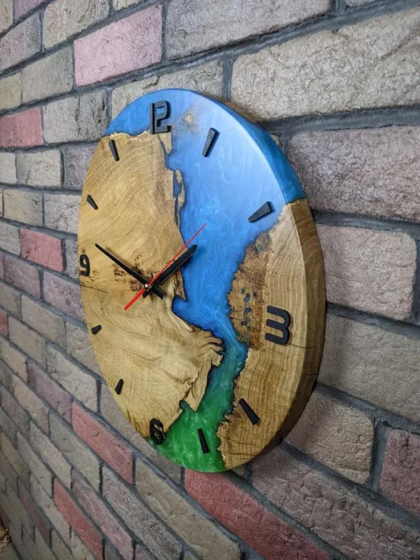 Elegante Blau Epoxy Uhr aus Eichenholz